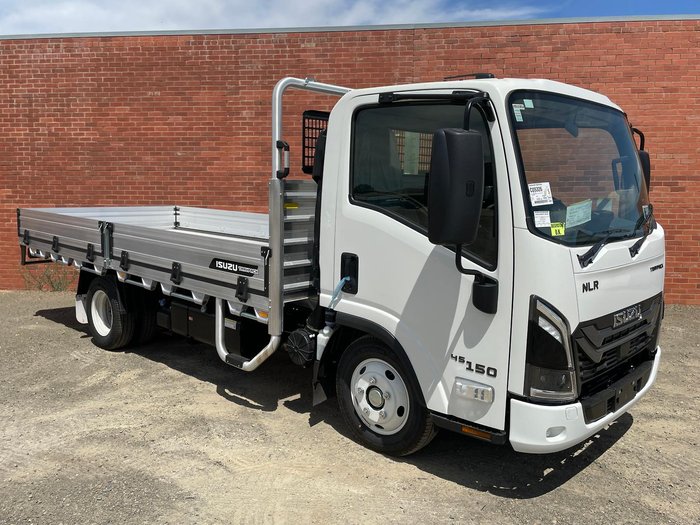 2025 Isuzu Nlr 45-150