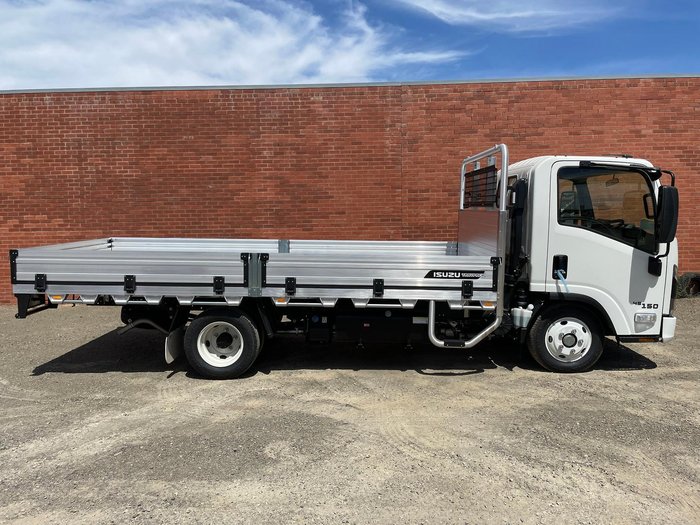2025 Isuzu Nlr 45-150