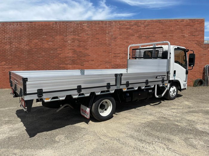 2025 Isuzu Nlr 45-150