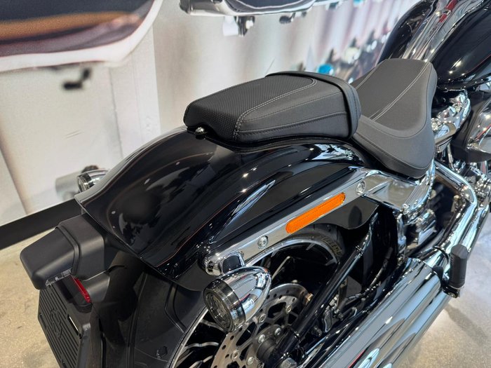 2025 Harley-Davidson Breakout 117 (FXBR) Softail Black