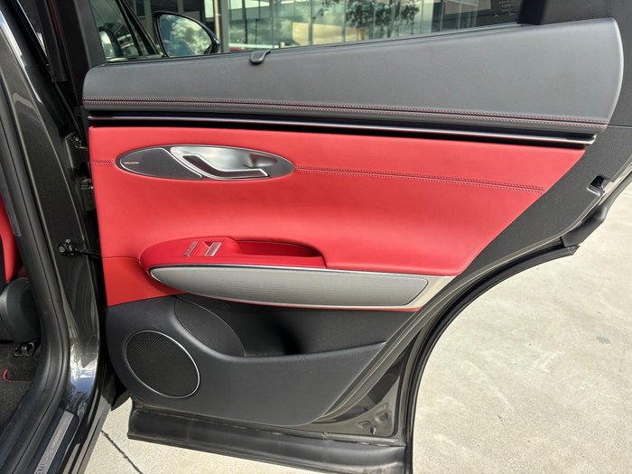 2025 Genesis GV70 2.5T SIGNATURE SPORT