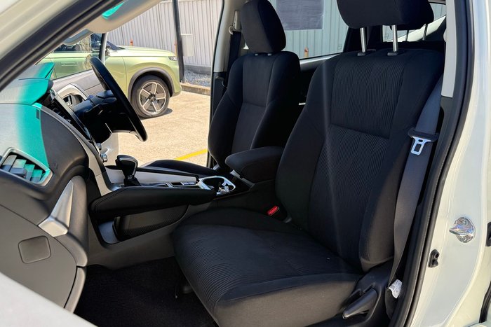 2023 Mitsubishi Pajero Sport GLX