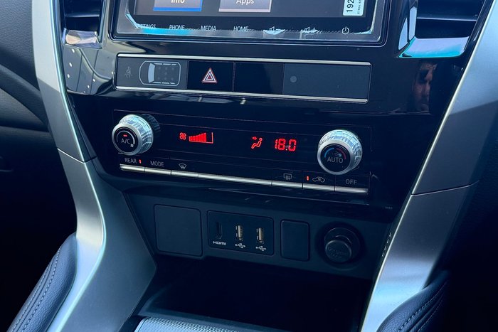 2023 Mitsubishi Pajero Sport GLX