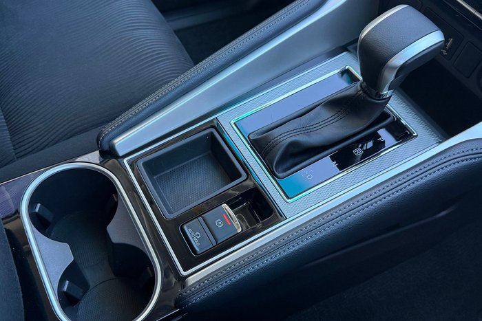 2023 Mitsubishi Pajero Sport GLX