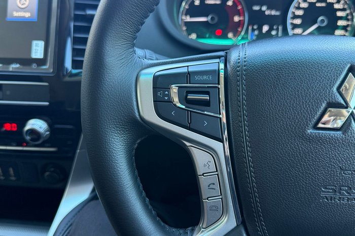 2023 Mitsubishi Pajero Sport GLX