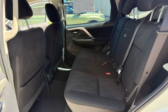 2023 Mitsubishi Pajero Sport GLX