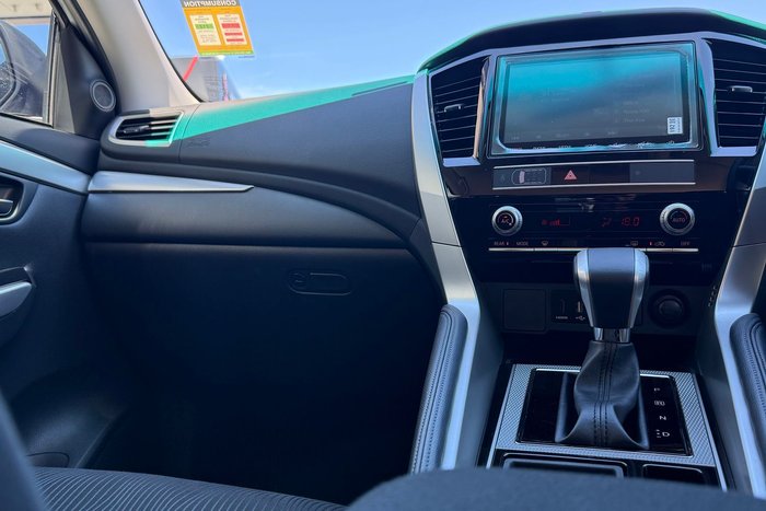 2023 Mitsubishi Pajero Sport GLX