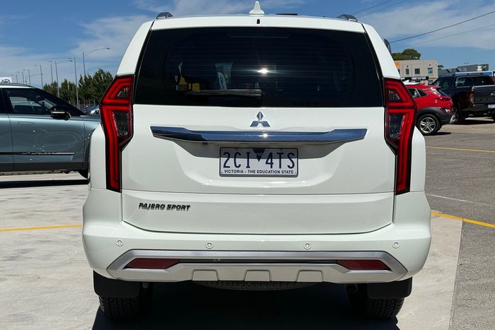 2023 Mitsubishi Pajero Sport GLX