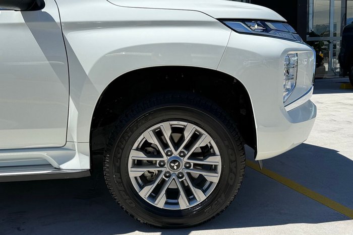 2023 Mitsubishi Pajero Sport GLX
