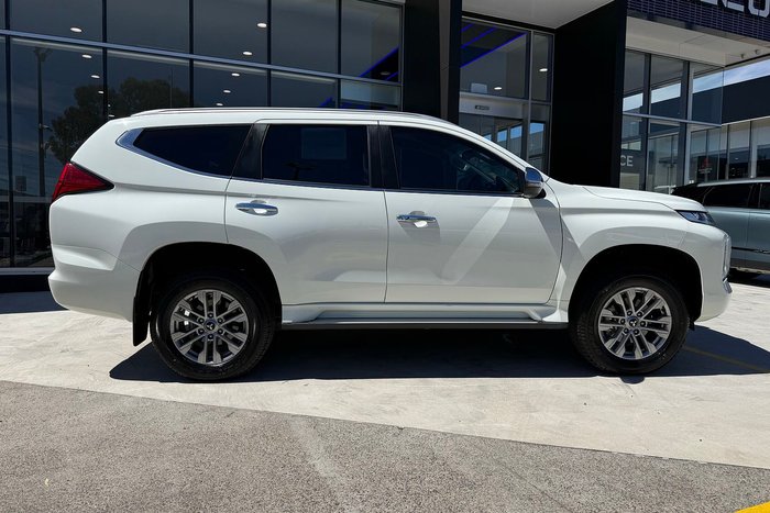 2023 Mitsubishi Pajero Sport GLX