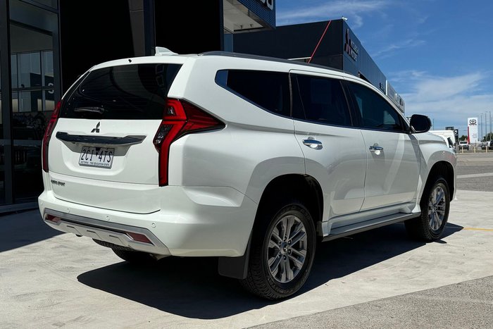 2023 Mitsubishi Pajero Sport GLX