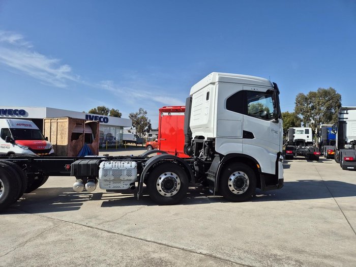 2025 Iveco S-Way AS270S55Z/FP