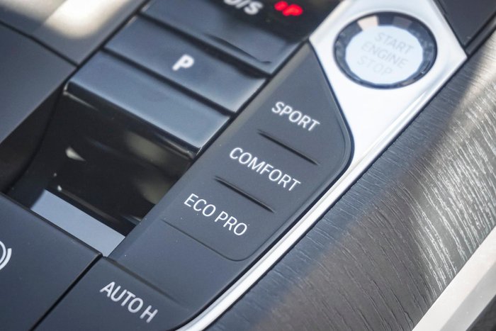 2025 BMW 3 Series 330i M Sport