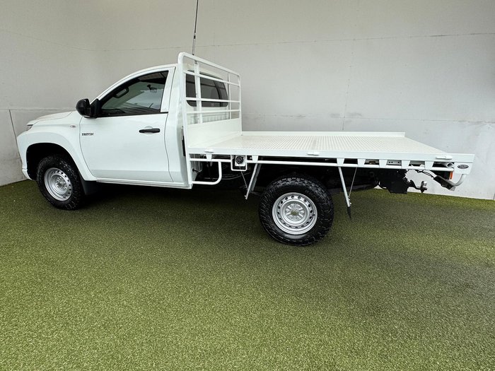 2019 Mitsubishi Triton GLX