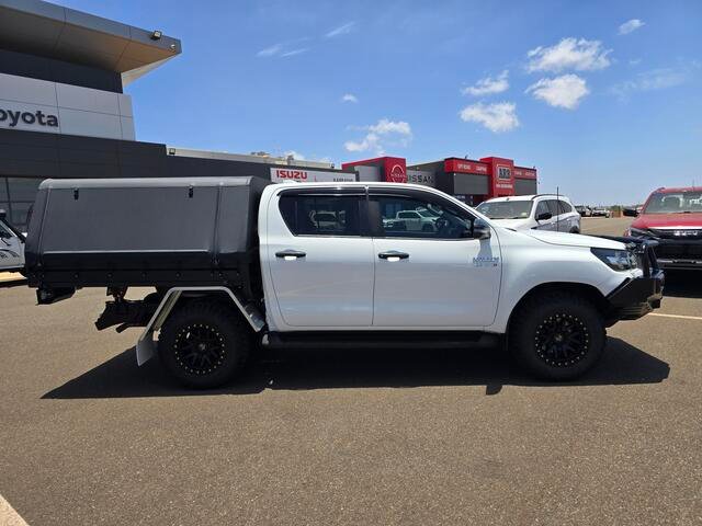 2022 Toyota Hilux 4x4 2.8L DSL D/C/C 6AT SR Glacier White