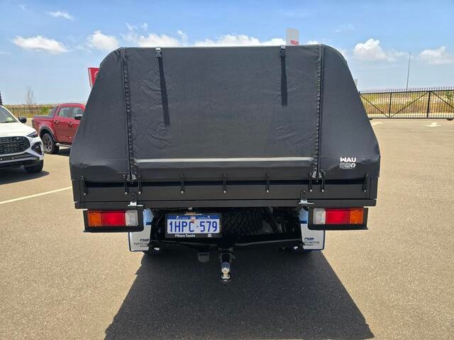 2022 Toyota Hilux 4x4 2.8L DSL D/C/C 6AT SR Glacier White