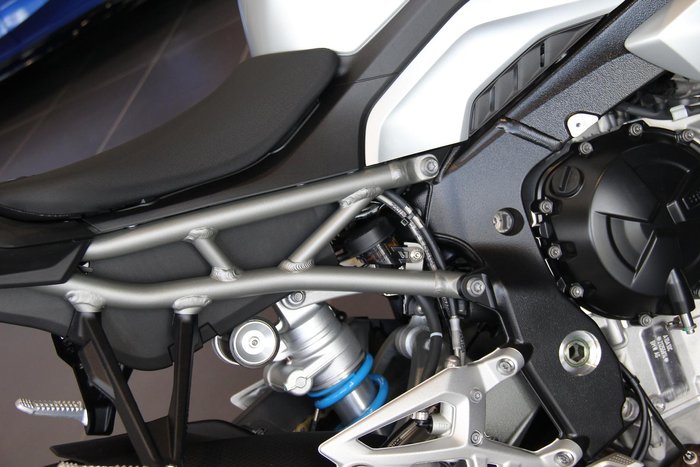 2025 BMW M 1000 R M 1000 White