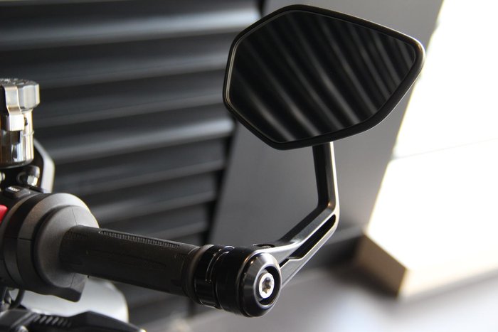 2025 BMW M 1000 R M 1000 White