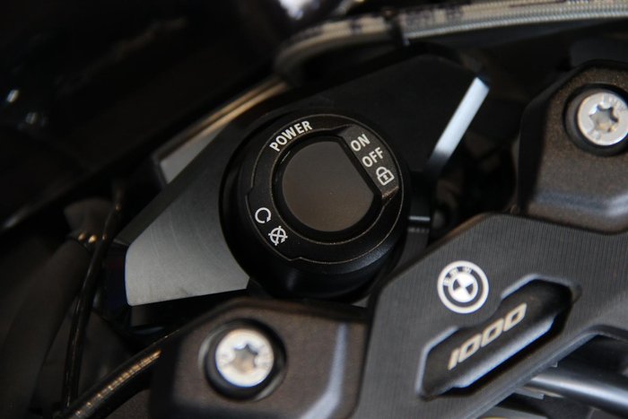 2025 BMW M 1000 R M 1000 White