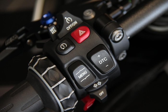 2025 BMW M 1000 R M 1000 White