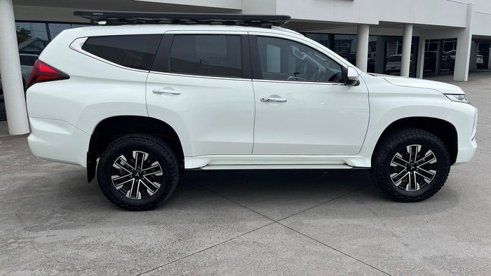 2020 Mitsubishi Pajero Sport GLS