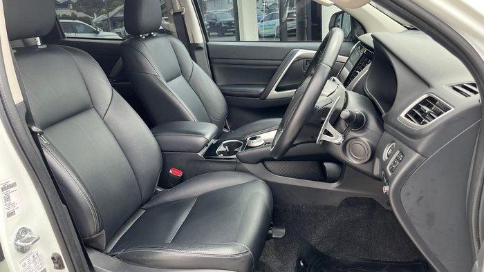 2020 Mitsubishi Pajero Sport GLS