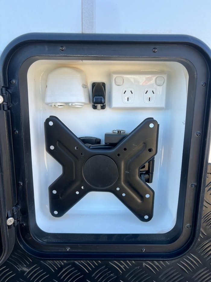 2021 Design RV Crx Semi Off Road Van 4, 19'8''