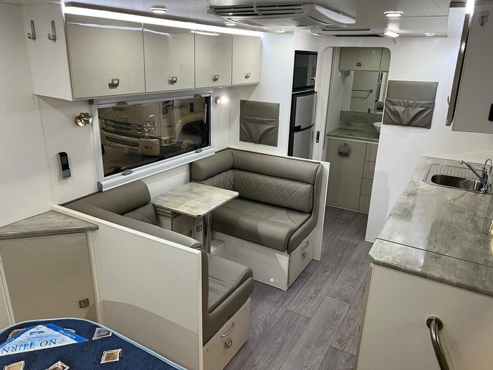 2021 Design RV Crx Semi Off Road Van 4, 19'8''