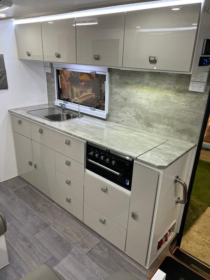 2021 Design RV Crx Semi Off Road Van 4, 19'8''