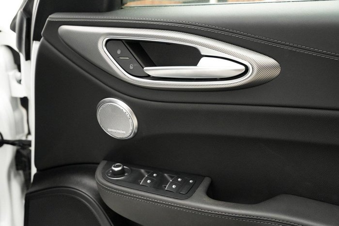 2023 Alfa Romeo Giulia Veloce