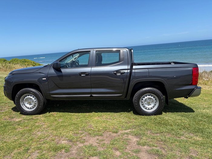 2025 Mitsubishi Triton GLX