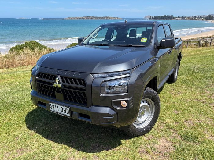 2025 Mitsubishi Triton GLX