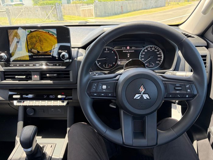 2025 Mitsubishi Triton GLX