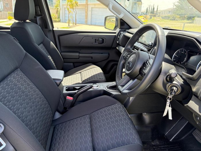 2025 Mitsubishi Triton GLX