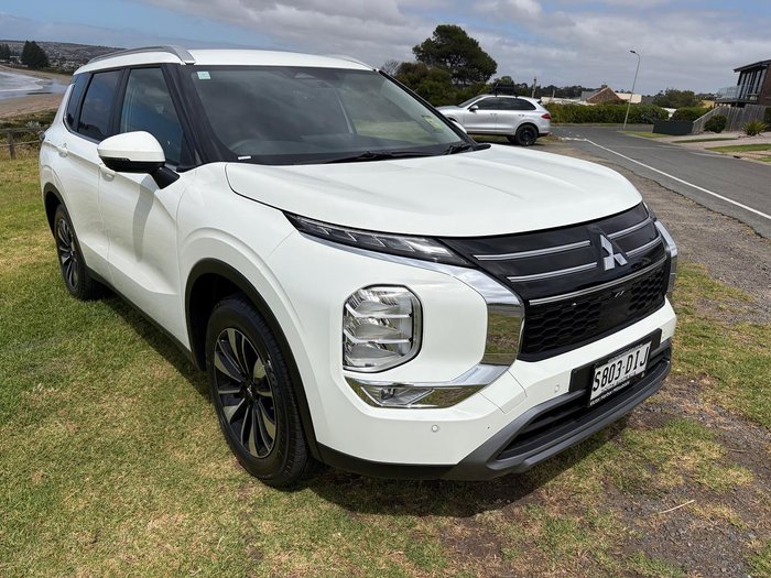 2025 Mitsubishi Outlander LS