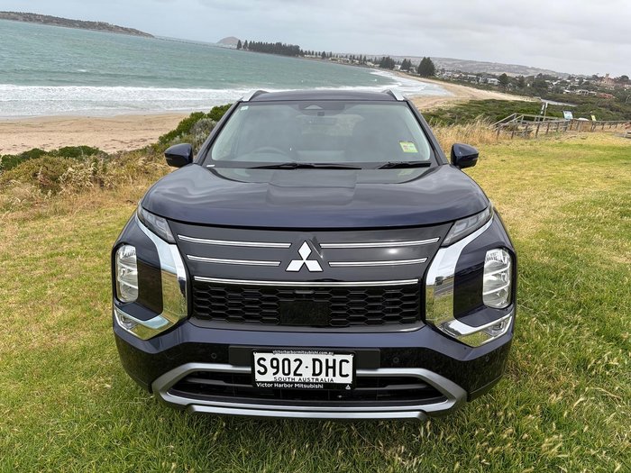 2025 Mitsubishi Outlander LS