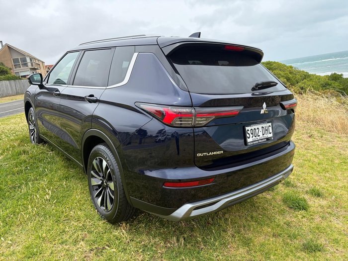 2025 Mitsubishi Outlander LS