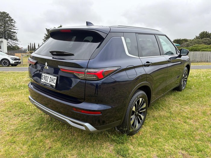 2025 Mitsubishi Outlander LS