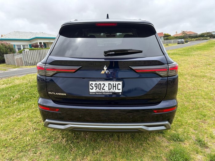 2025 Mitsubishi Outlander LS