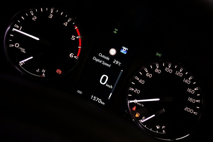 2024 Toyota Hilux SR