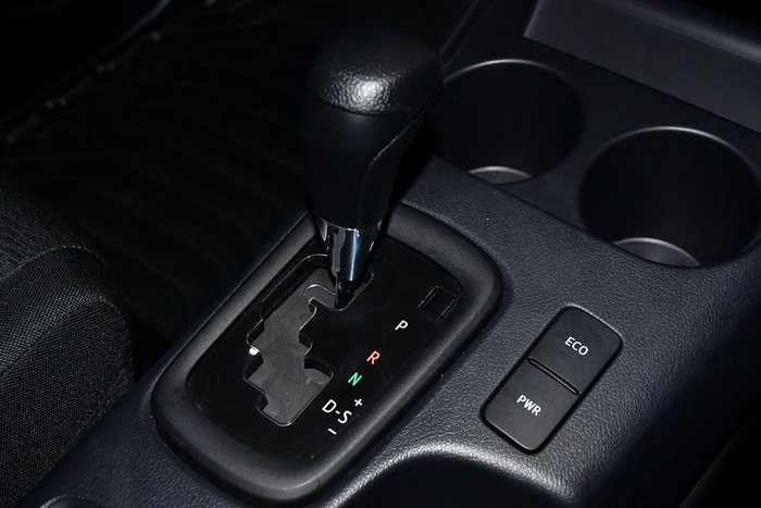 2024 Toyota Hilux SR