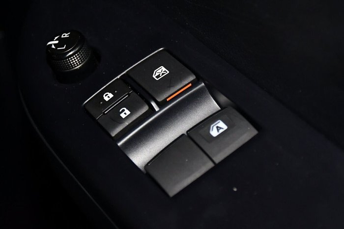 2024 Toyota Hilux SR