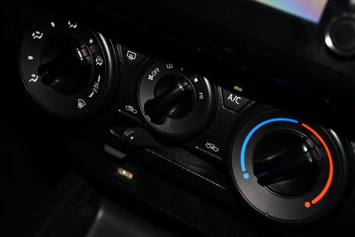 2024 Toyota Hilux SR