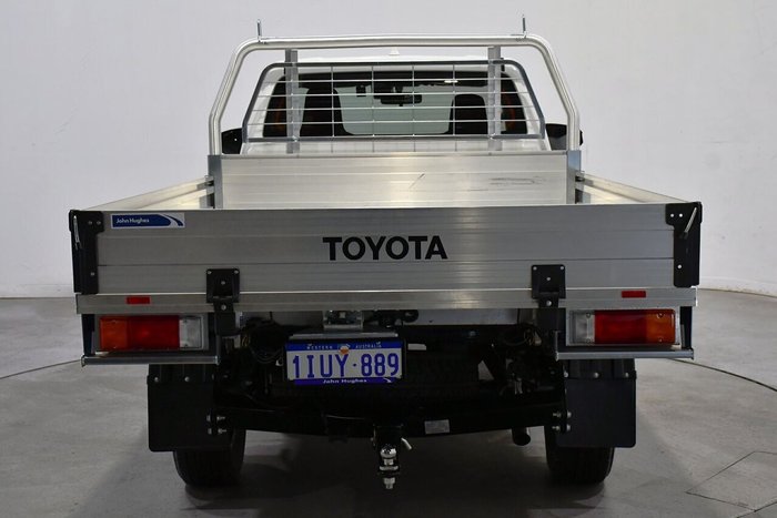 2024 Toyota Hilux SR