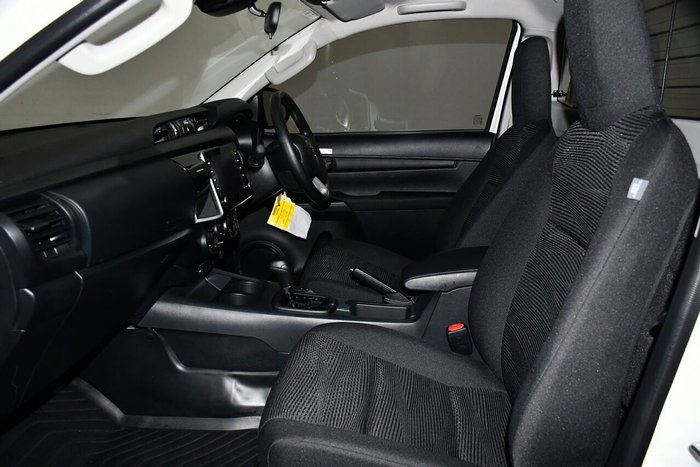 2024 Toyota Hilux SR