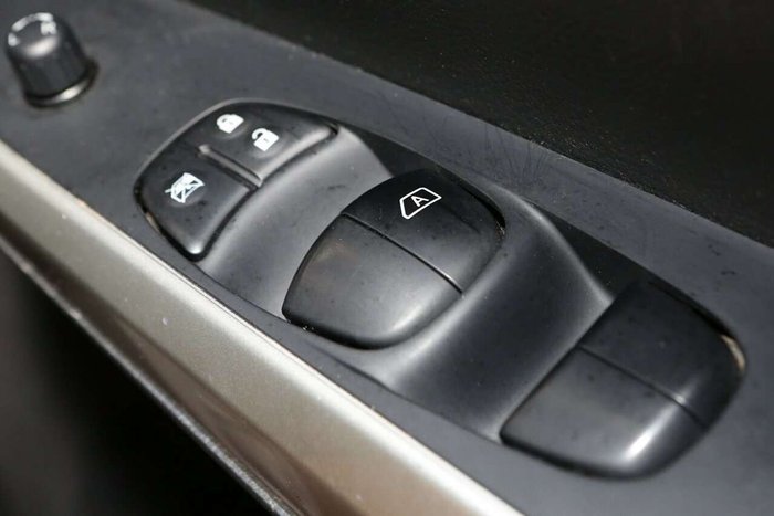 2017 Nissan Navara ST