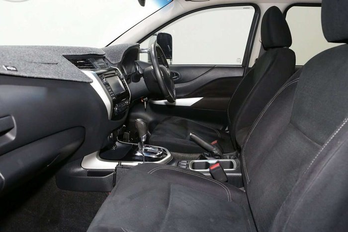 2017 Nissan Navara ST