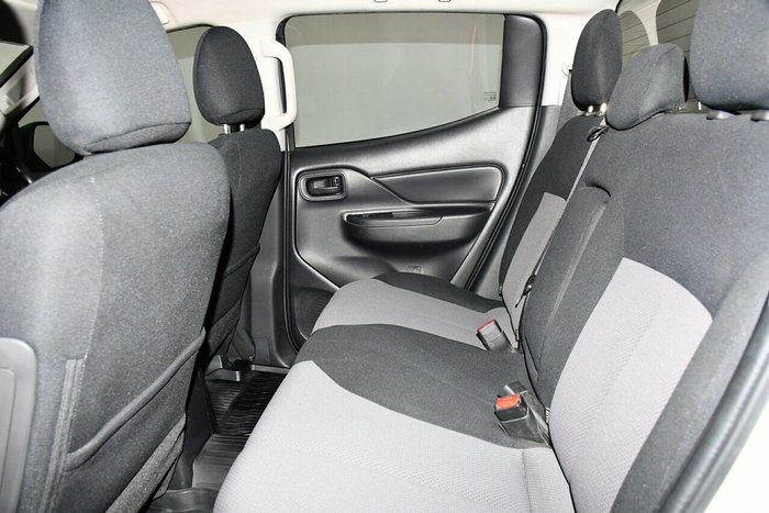 2018 Mitsubishi Triton GLX ADAS