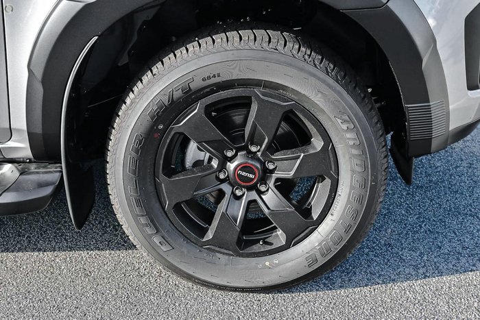 2025 Isuzu D-MAX X-TERRAIN MY25.5 4X4 Dual Range Mercury Silver