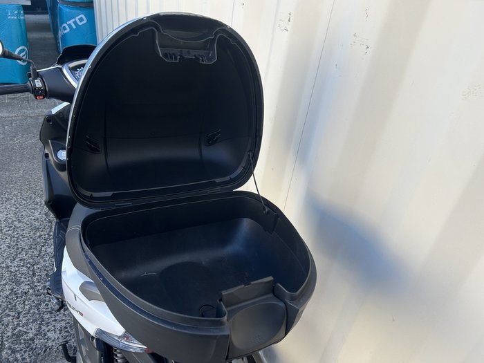 2023 KYMCO AGILITY 16 + 200I SCOOTER WHITE